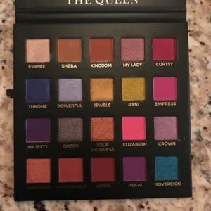 The Queen Eloise Eyeshadow Palette